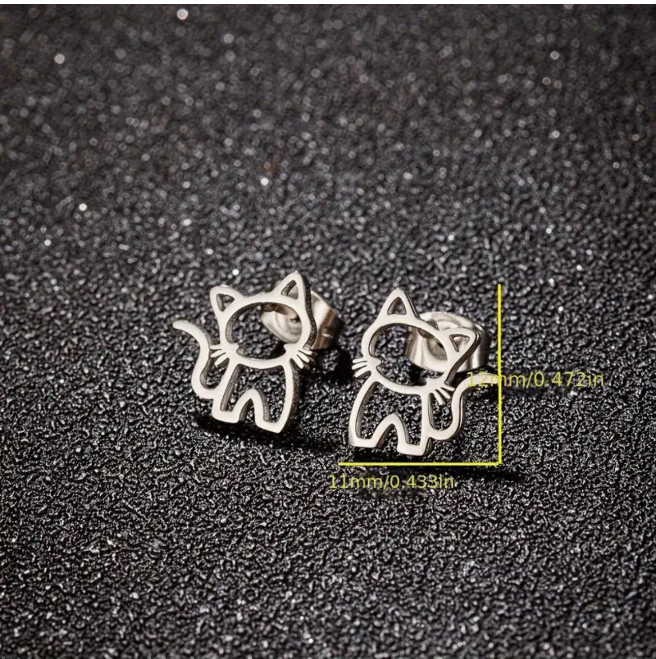Adorable Cat-Faced Hypoallergenic Stainless Steel Stud Earrings.